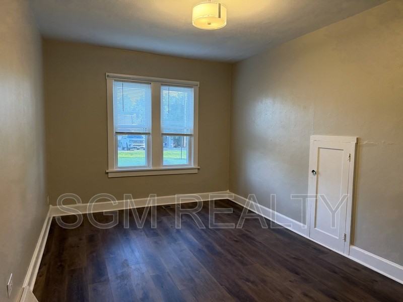 316 W Mill St #3 - Photo 4 of 11