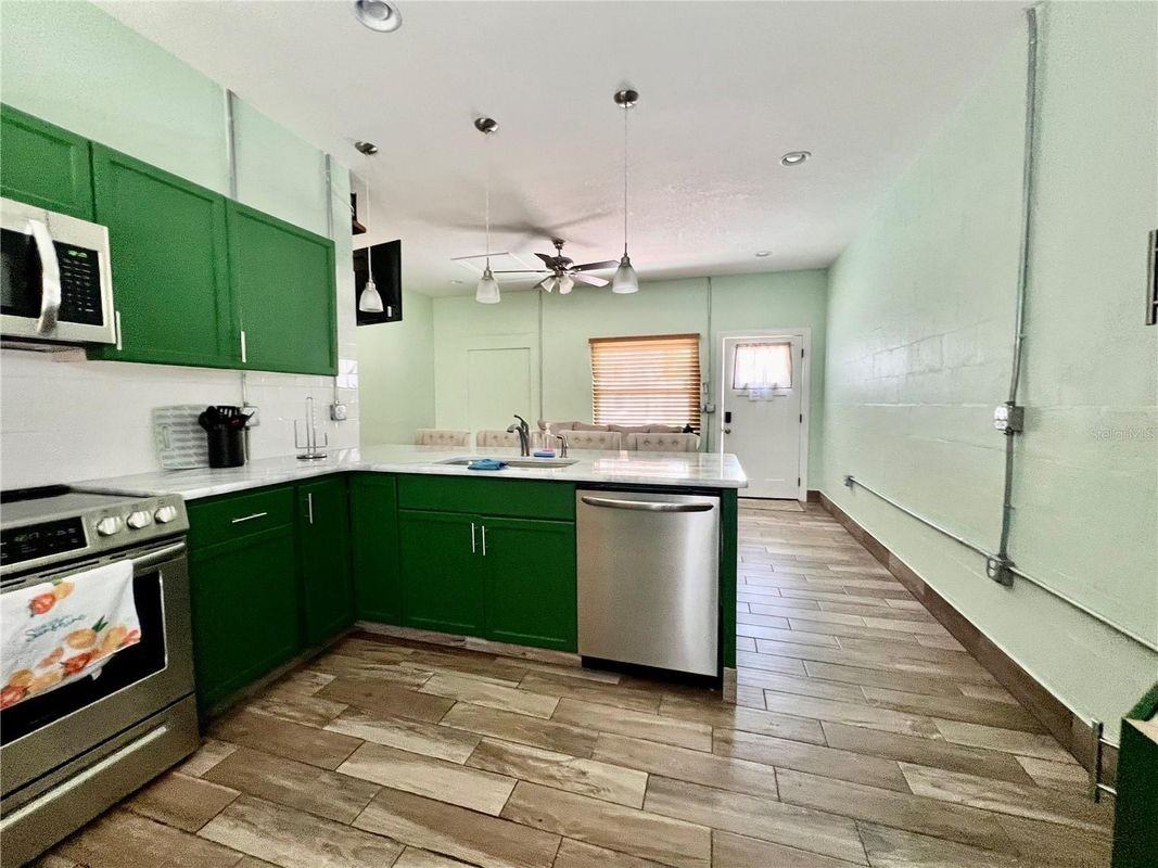 821 Mulberry St ##D - Photo 3 of 12