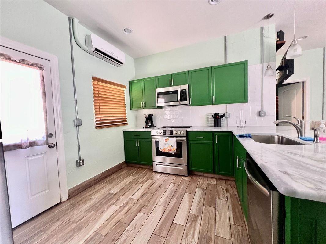 821 Mulberry St ##D - Photo 6 of 12