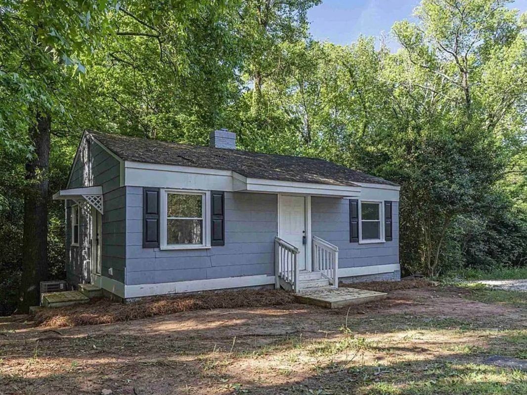 312 Pineneedle Rd - Photo 2 of 21