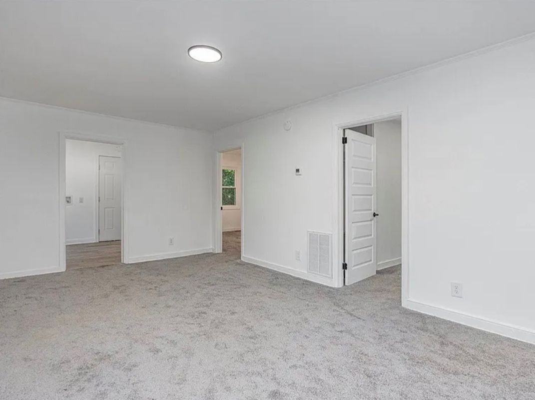 312 Pineneedle Rd - Photo 4 of 21
