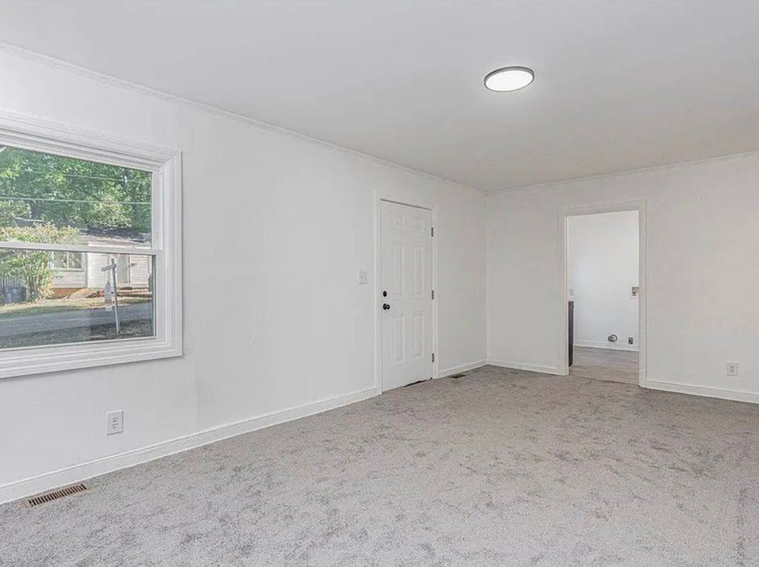 312 Pineneedle Rd - Photo 5 of 21