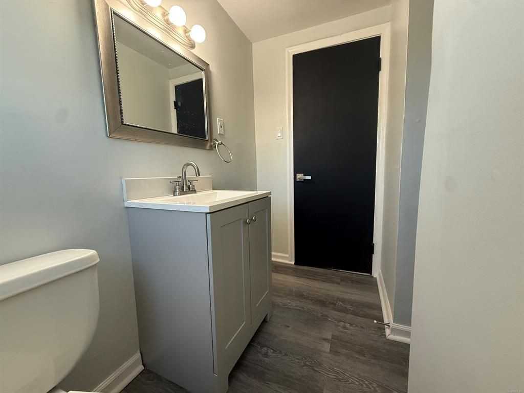 95 Burke St - Photo 3 of 6