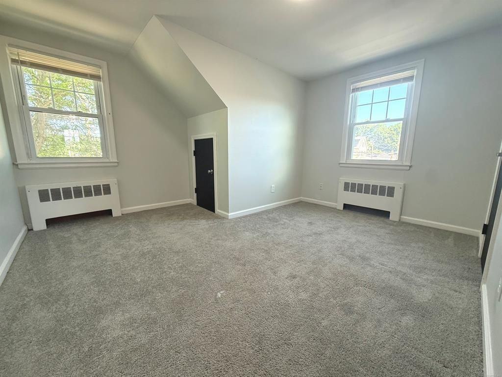 95 Burke St - Photo 4 of 6