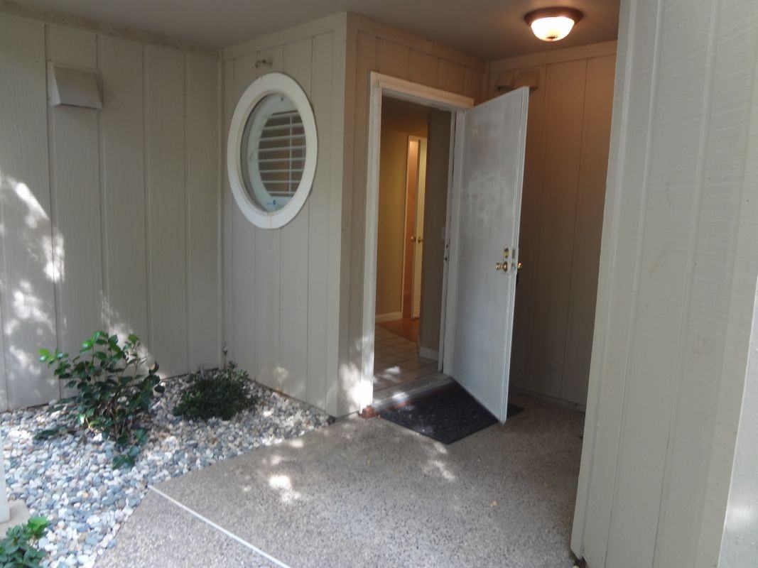 9166 Madison Green Ln - Photo 5 of 21