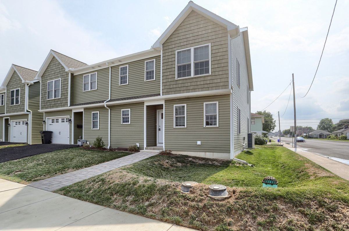 45 N Penn St - Photo 2 of 34