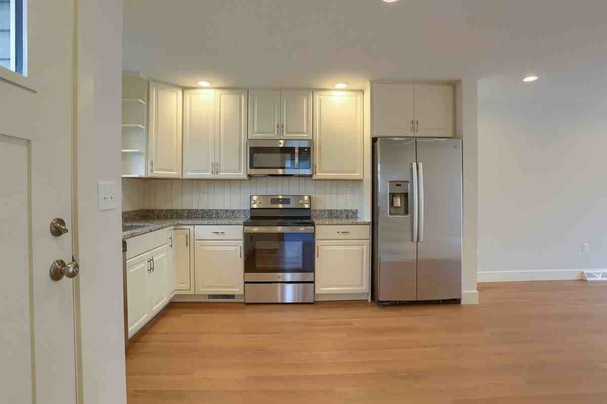 45 N Penn St - Photo 3 of 34