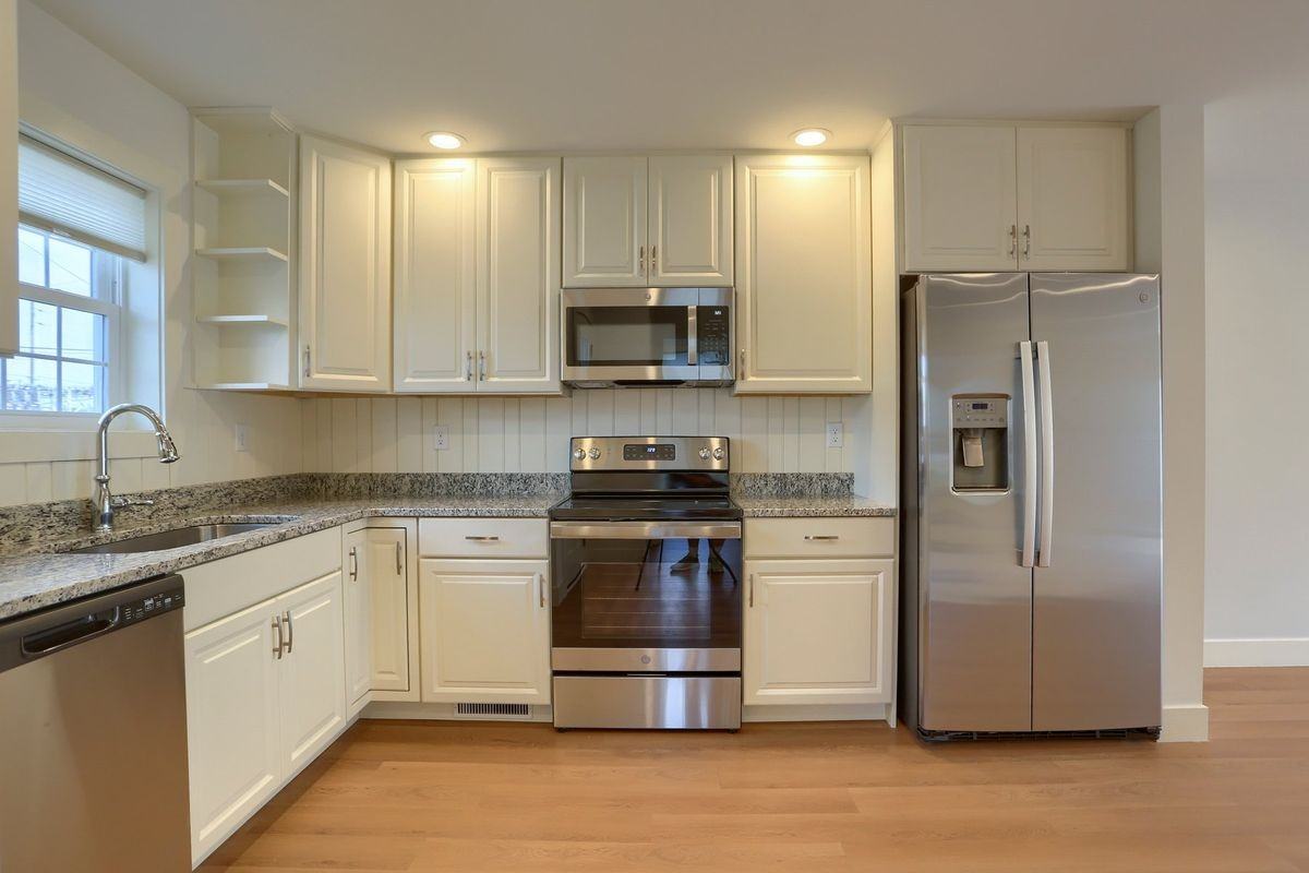 45 N Penn St - Photo 4 of 34