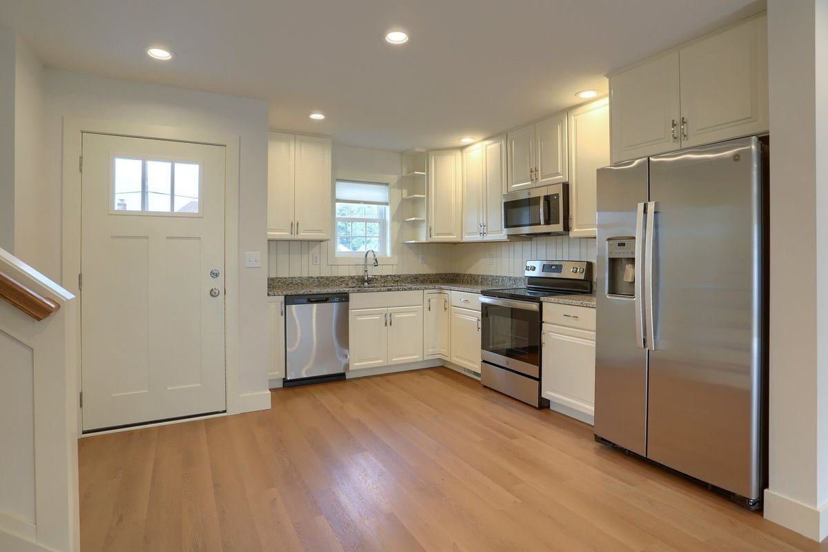 45 N Penn St - Photo 5 of 34