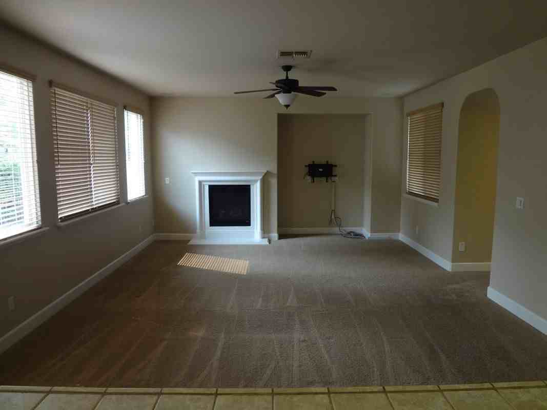 1123 Montague Ln - Photo 7 of 35