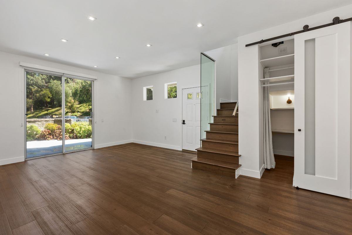106 Breakers Ln - Photo 2 of 4