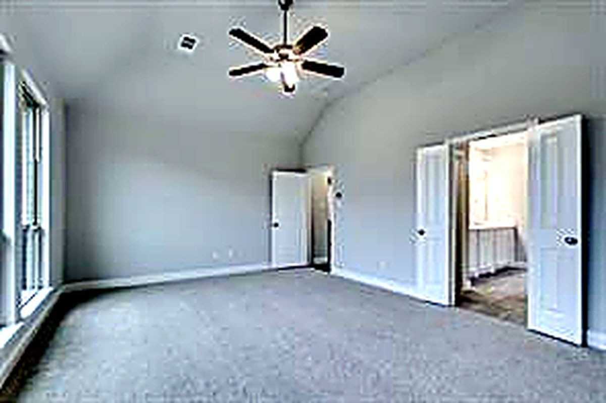 2212 Long Park Ave - Photo 6 of 20