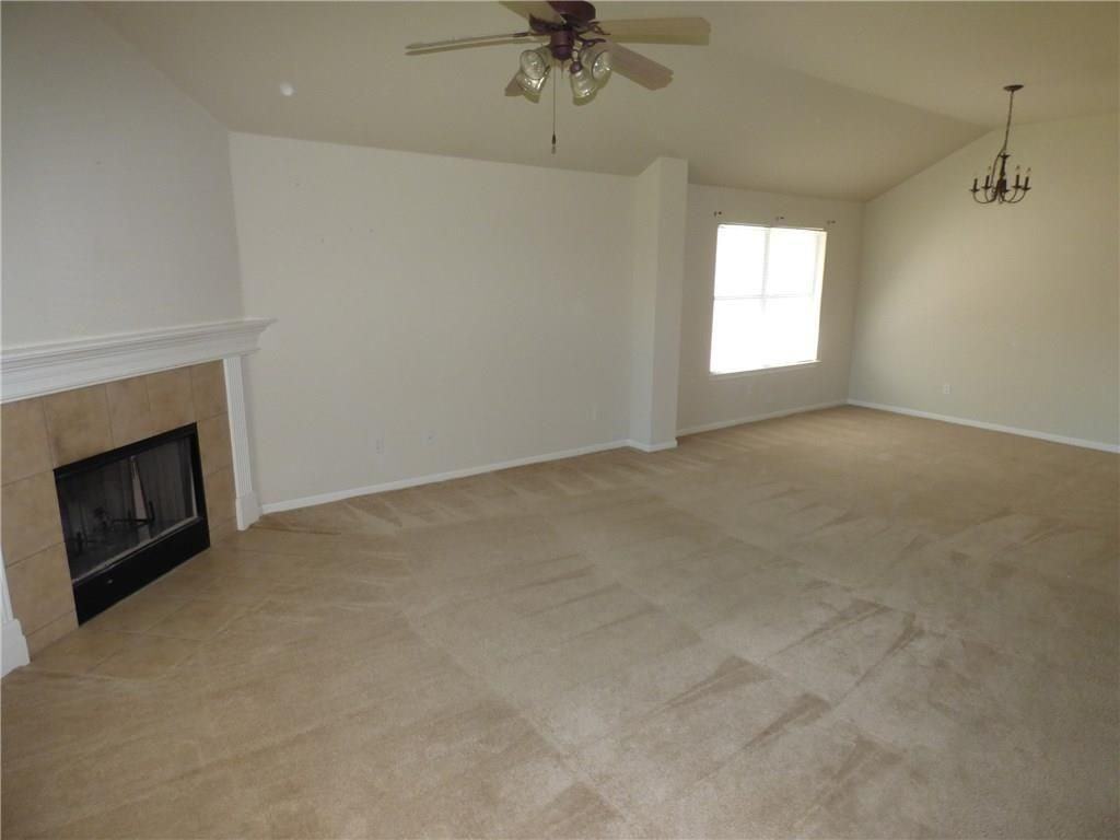 1600 Melissa Oaks Ln - Photo 5 of 20