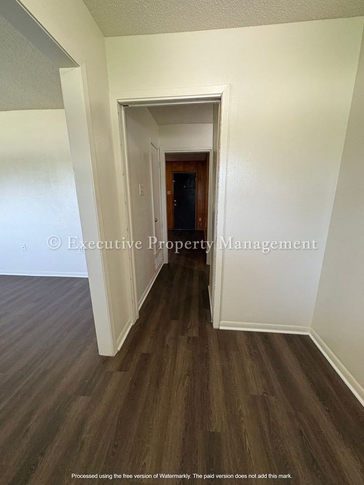616 Cedar Dr - Photo 4 of 23