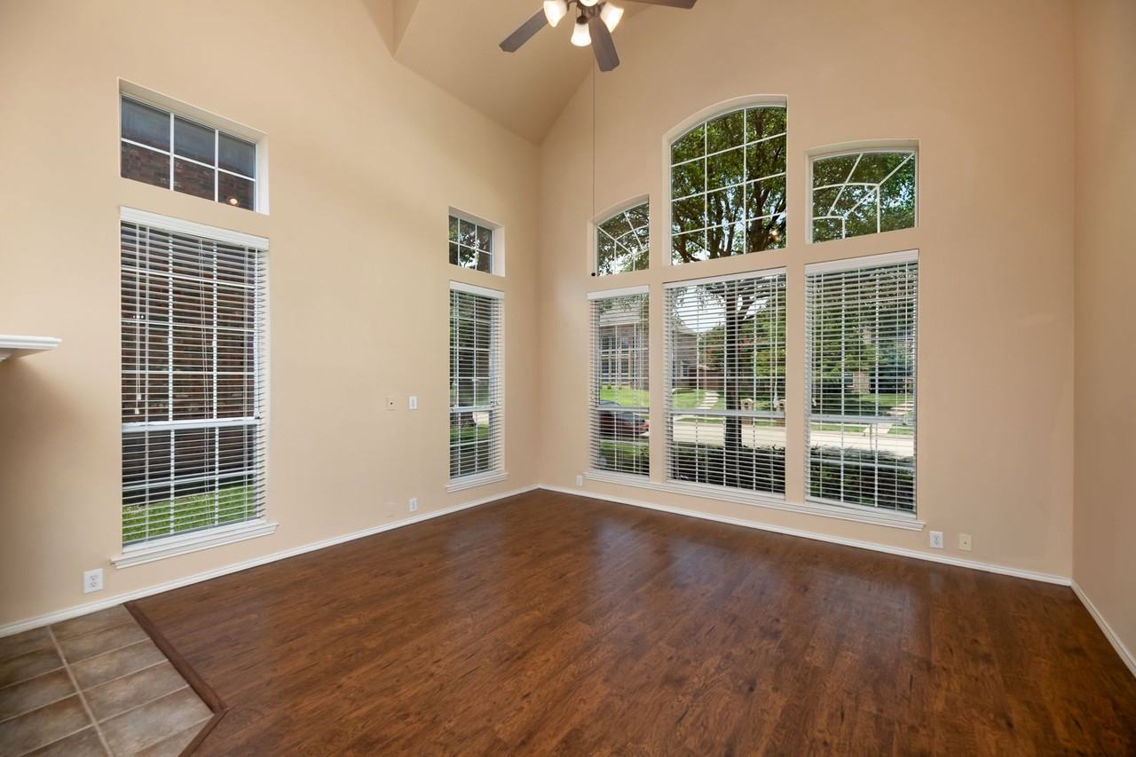 11229 Fountainbridge Dr - Photo 5 of 32