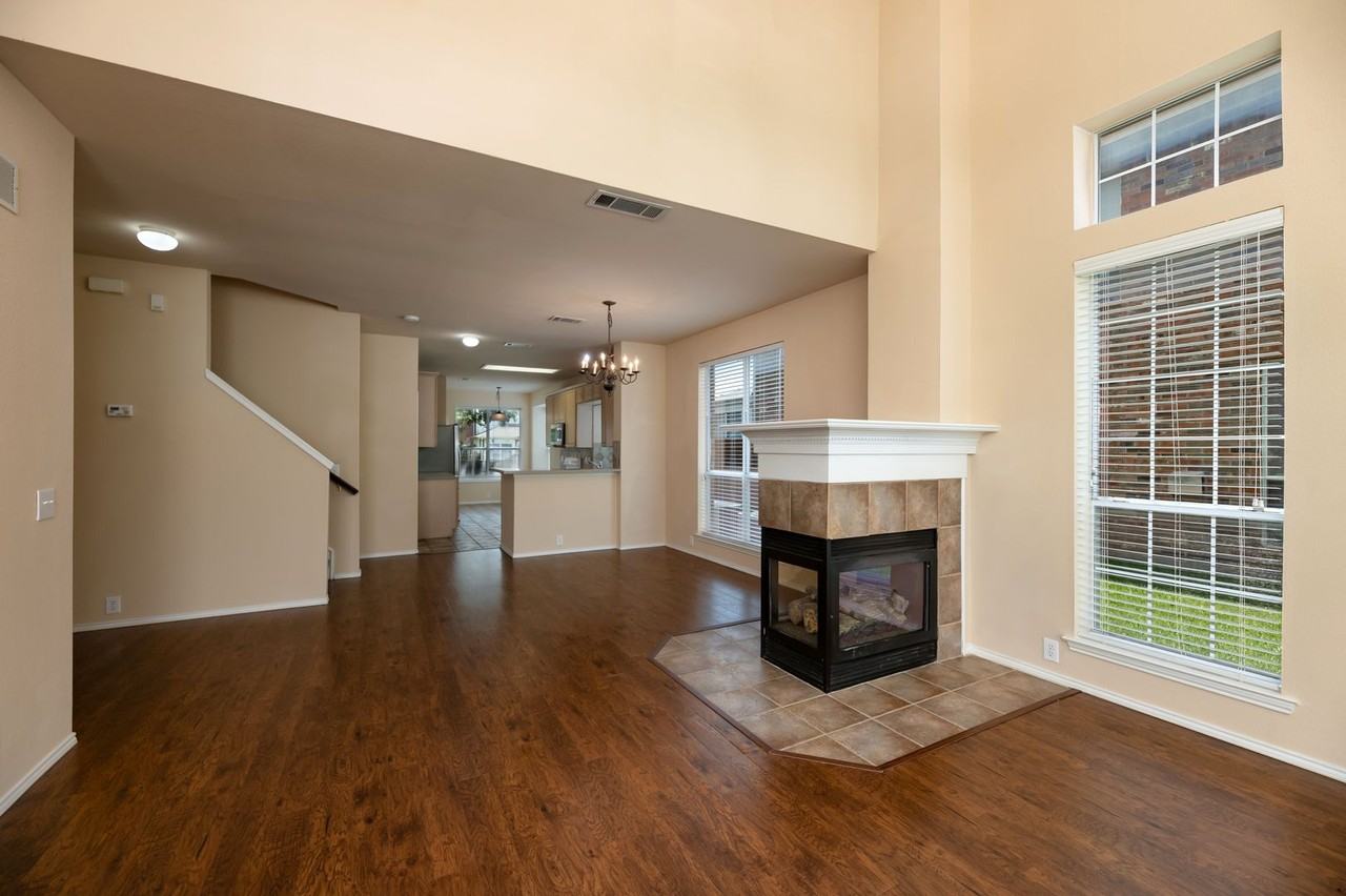 11229 Fountainbridge Dr - Photo 6 of 32