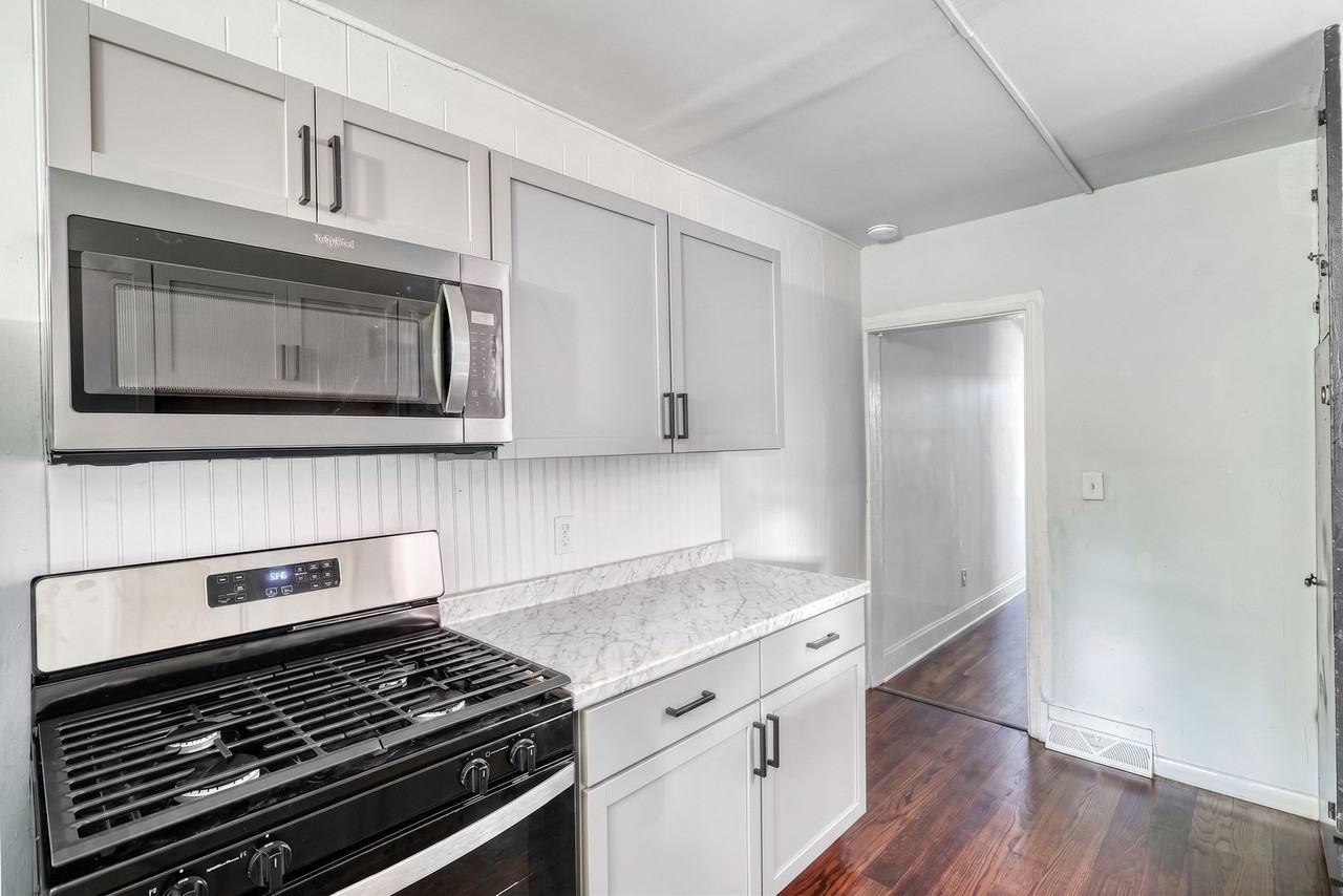 645 Camp St - Photo 7 of 25