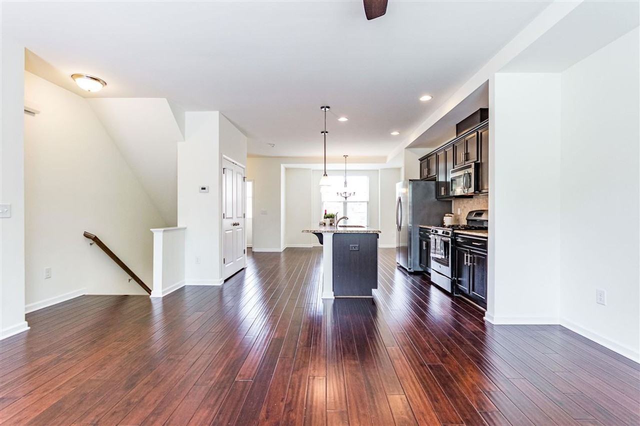 3917 Brokenshire St - Photo 2 of 17