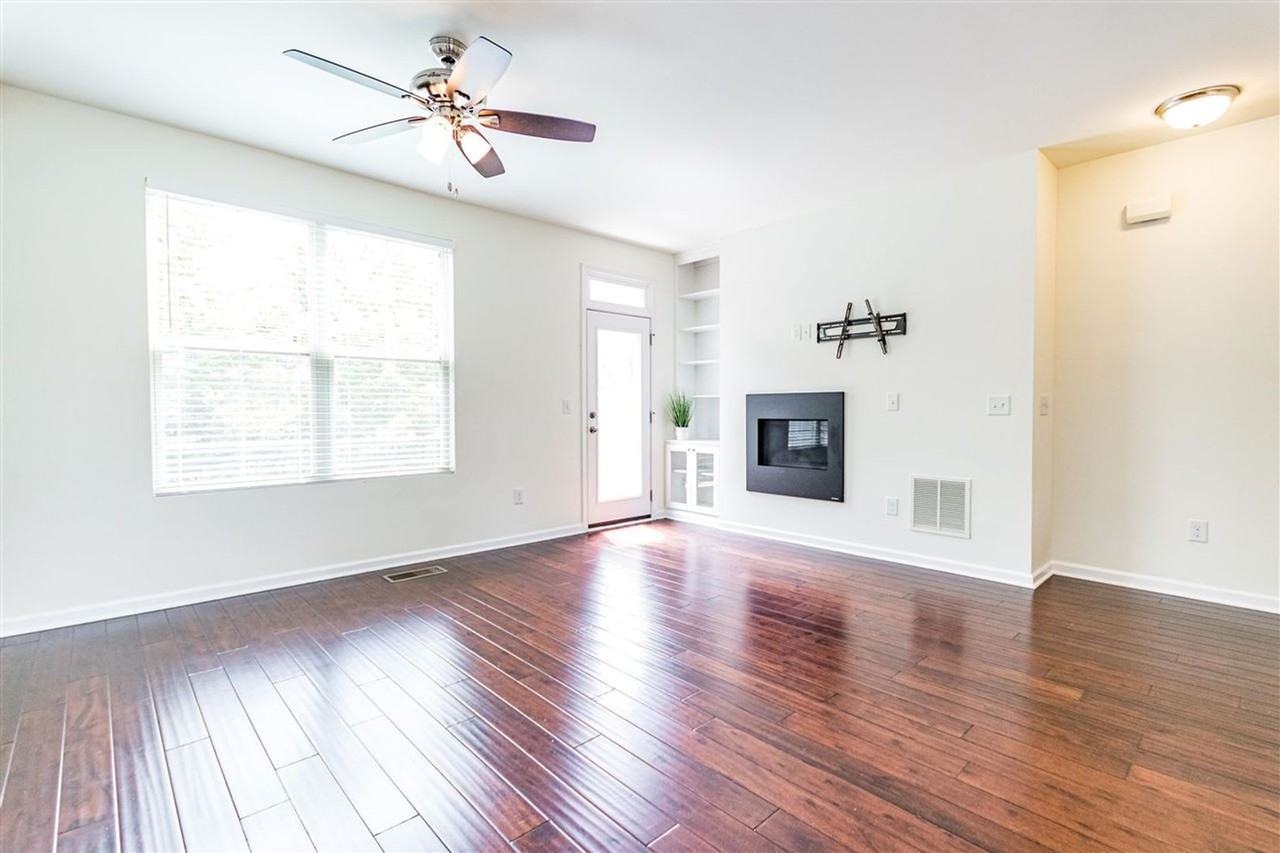 3917 Brokenshire St - Photo 4 of 17