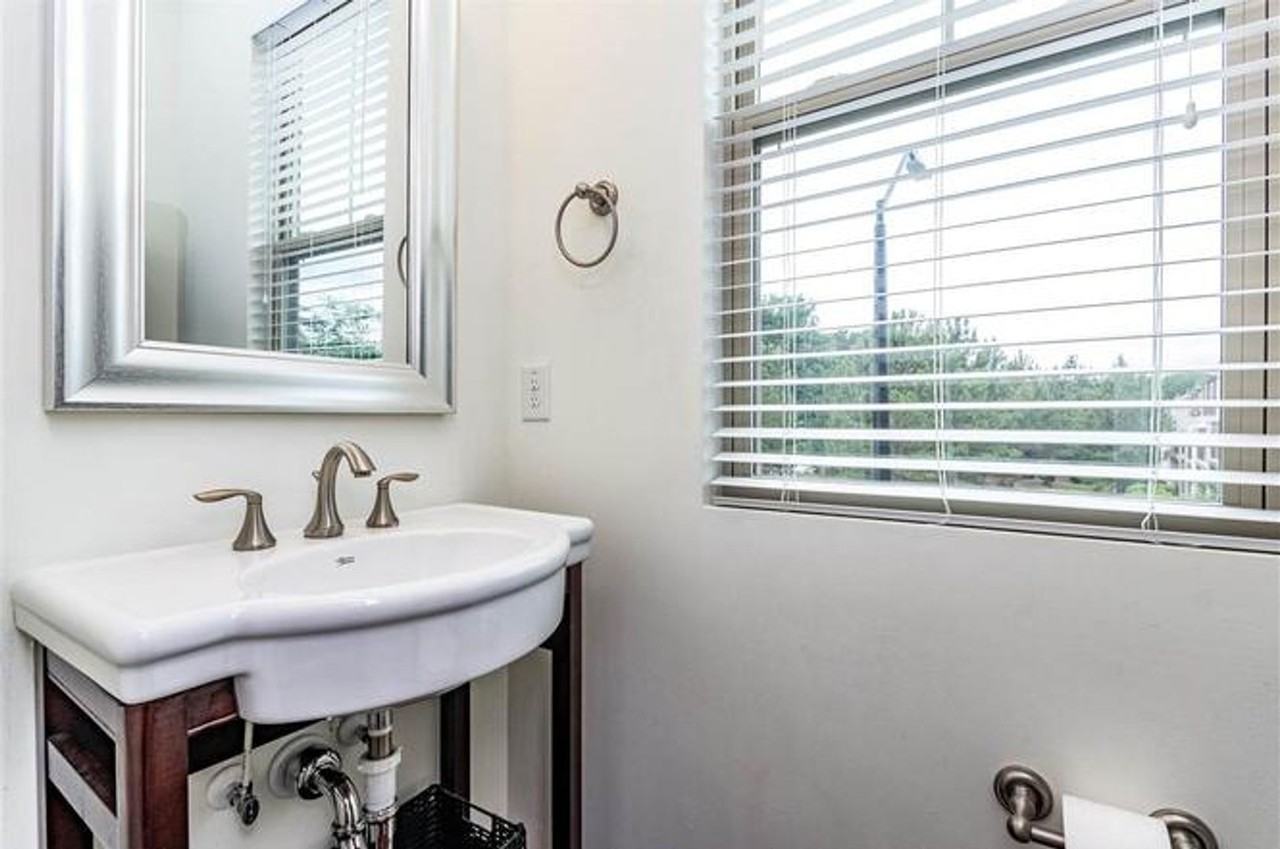 3917 Brokenshire St - Photo 5 of 17