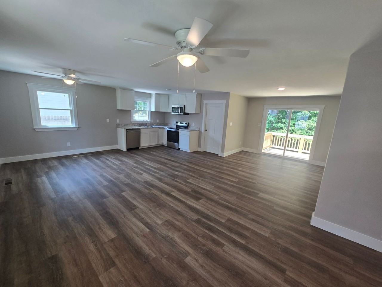2426 Liverman Dr - Photo 5 of 8