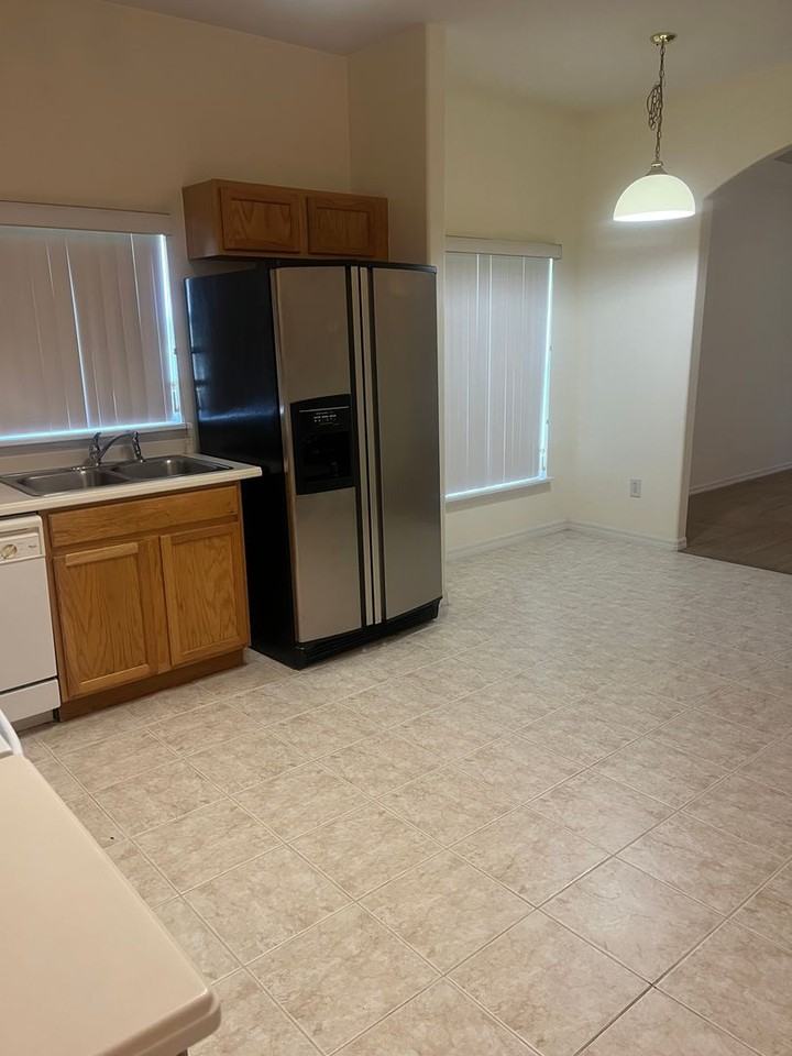 2524 Abacus Ct - Photo 3 of 17