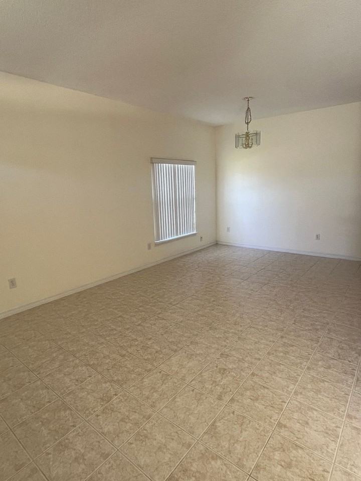 2524 Abacus Ct - Photo 5 of 17