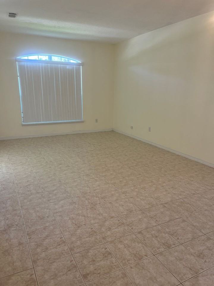 2524 Abacus Ct - Photo 6 of 17