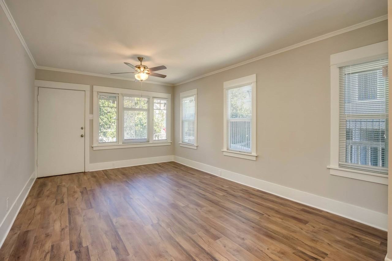 6544 De Longpre Ave - Photo 2 of 11