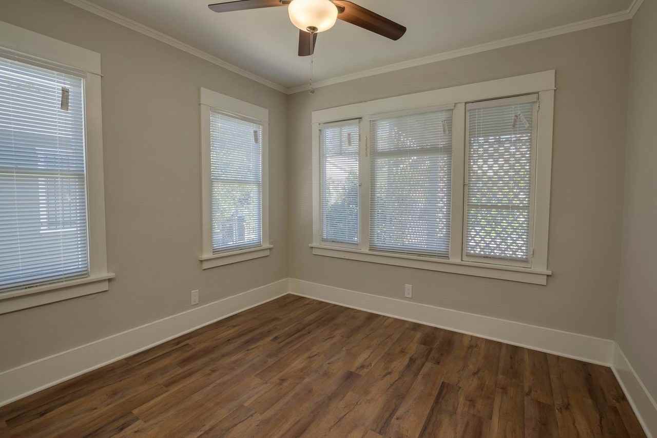 6544 De Longpre Ave - Photo 6 of 11