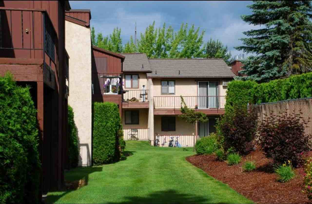 $1,075 / 2br - Photo 4 of 24