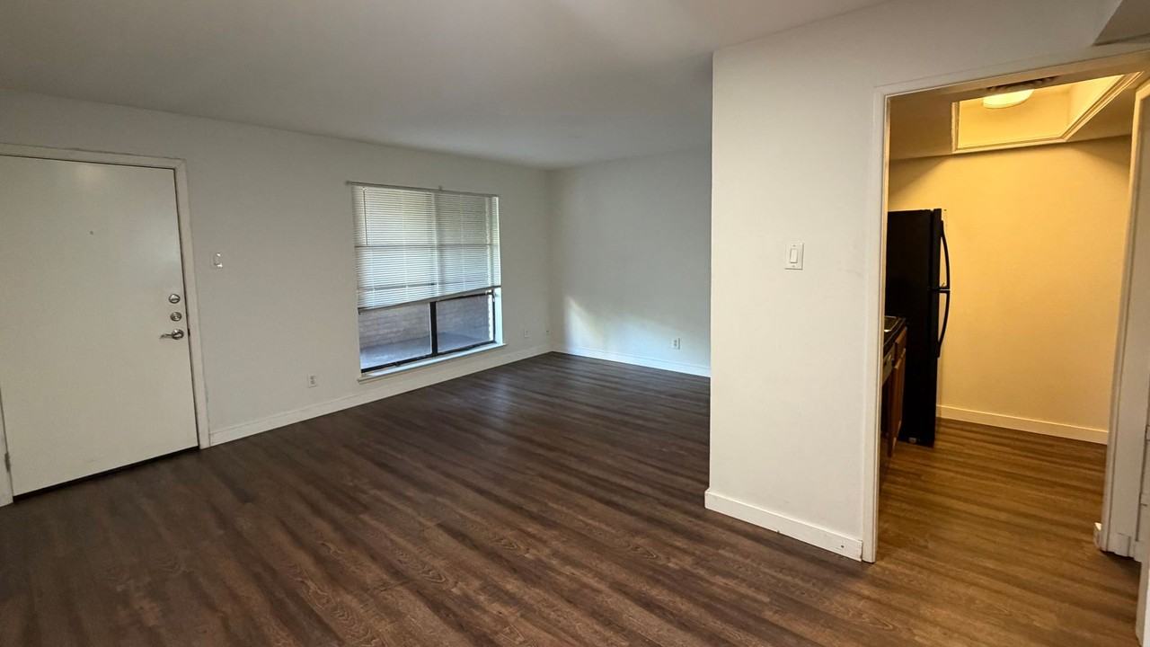 4107 Avondale Ave - Photo 3 of 14