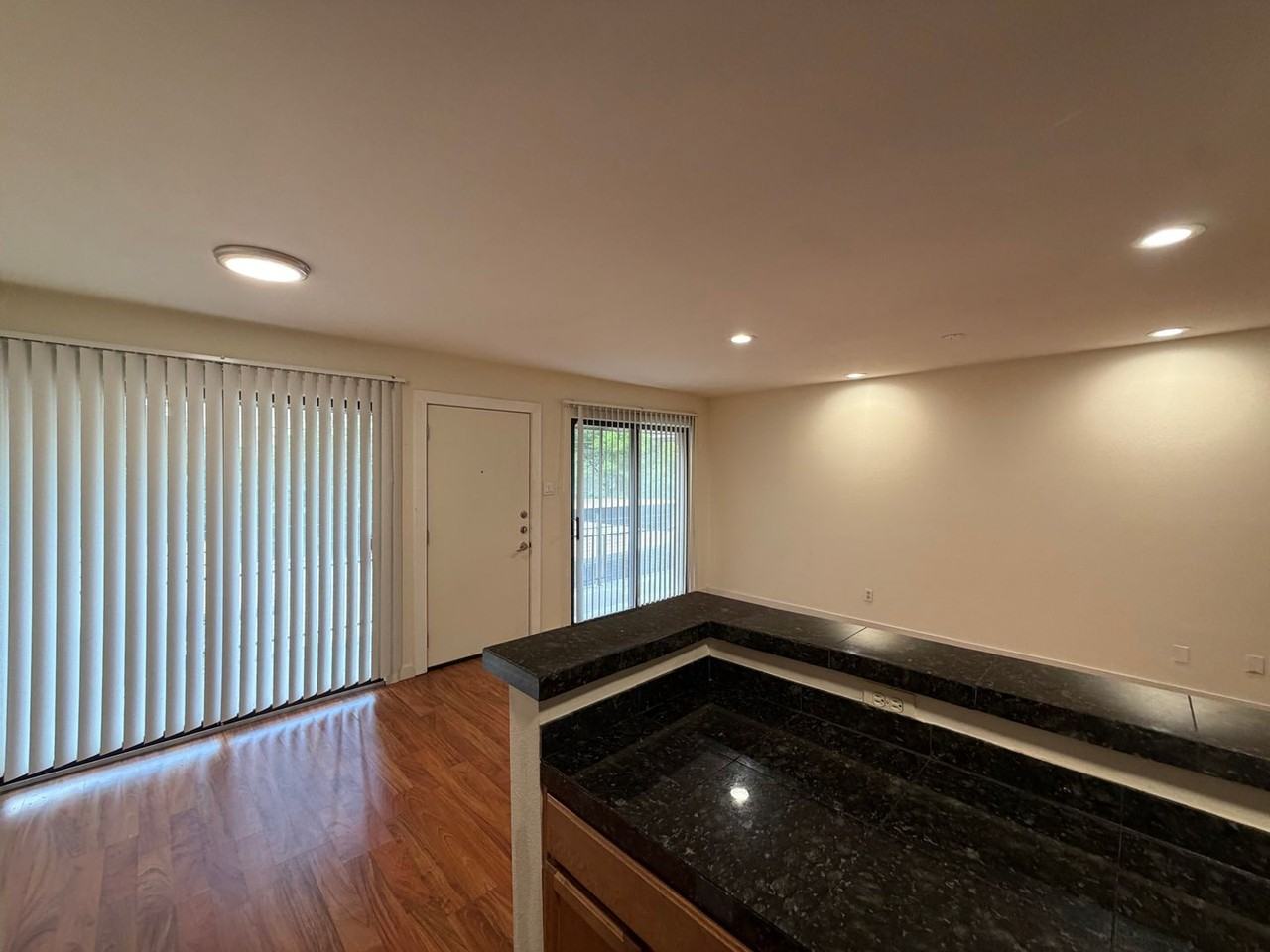 4109 Avondale Ave - Photo 3 of 11
