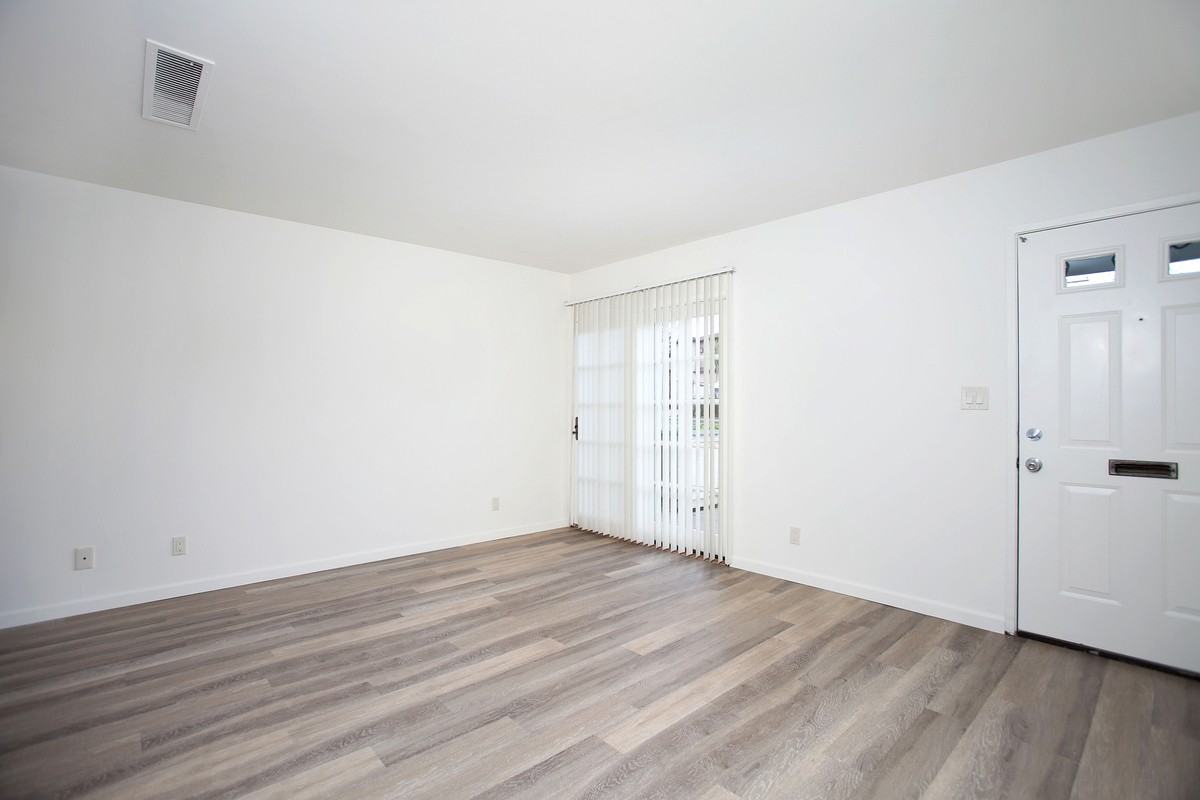 5162 Dawes St - Photo 2 of 15