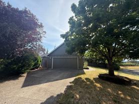 407 Se 175th Ave - Photo 1 of 1