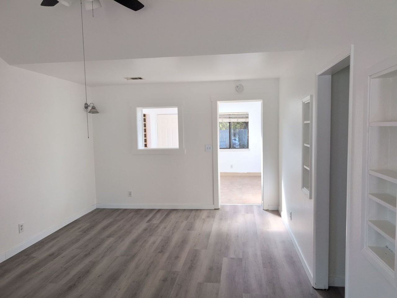 2305 Woolner Ave - Photo 5 of 12