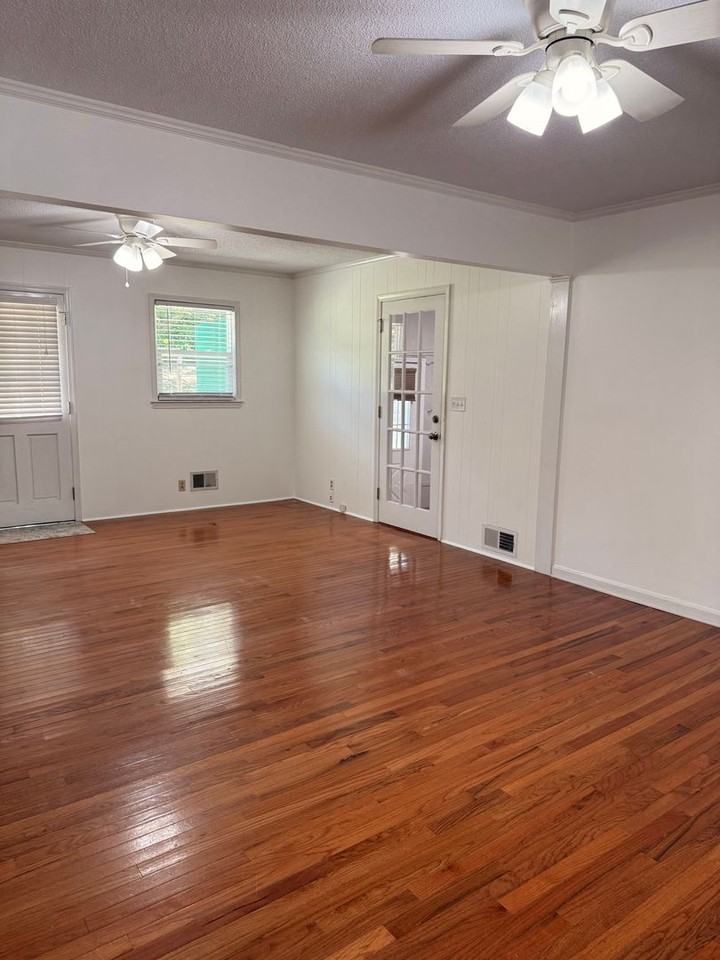 1503 Anthony Dr - Photo 3 of 12