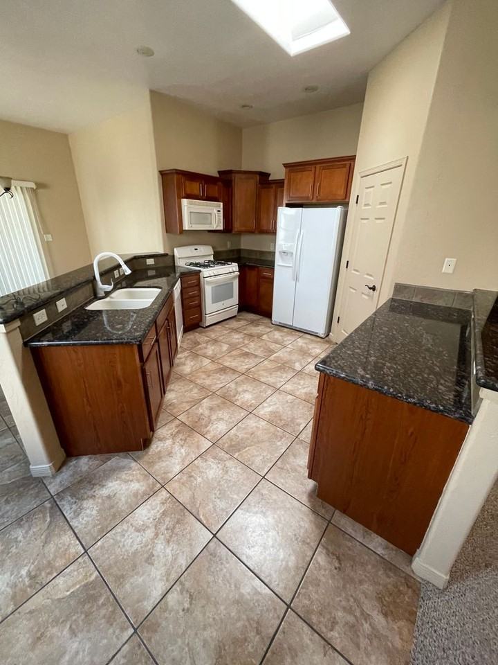 4099 Bella Sierra Ct - Photo 2 of 15
