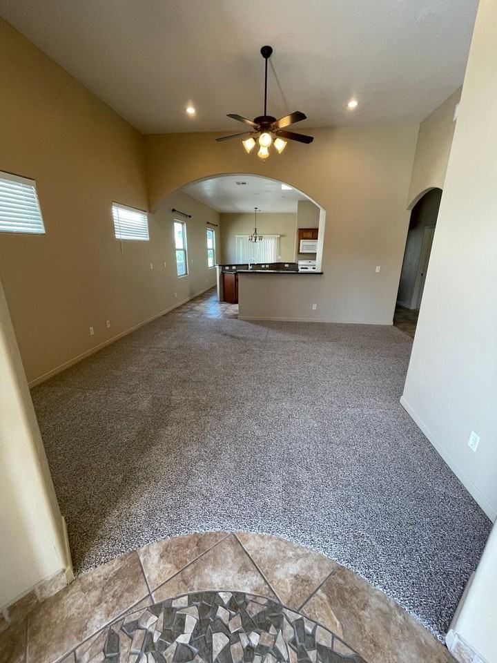 4099 Bella Sierra Ct - Photo 4 of 15