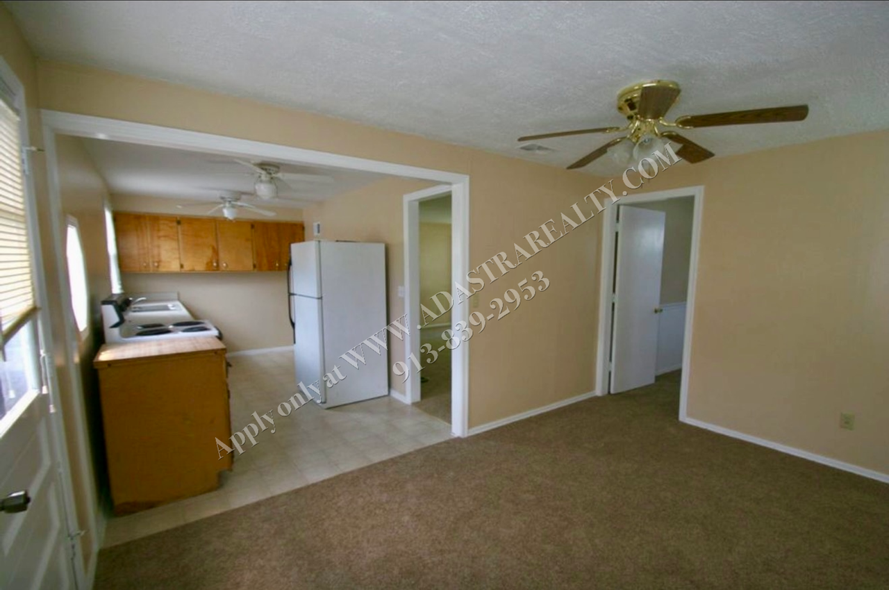 11315 E 77th Ter - Photo 4 of 6