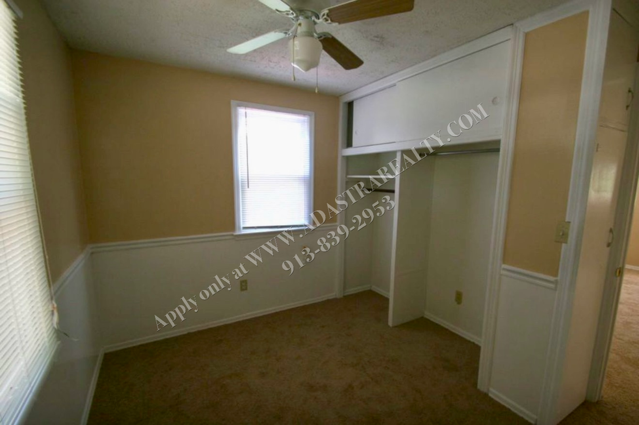 11315 E 77th Ter - Photo 5 of 6