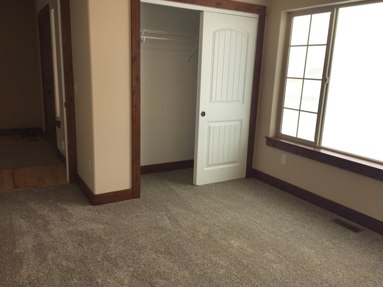 4431 Glenwood Dr - Photo 2 of 18