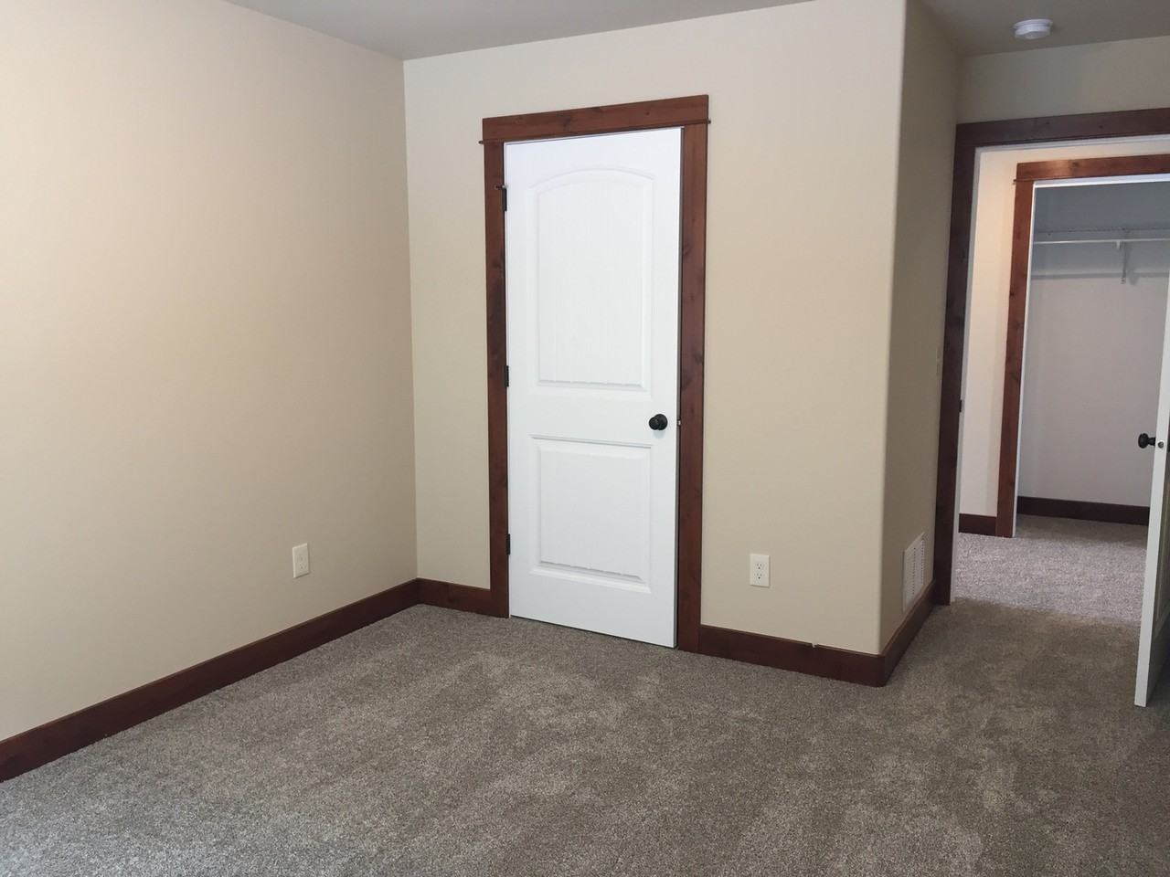 4431 Glenwood Dr - Photo 4 of 18