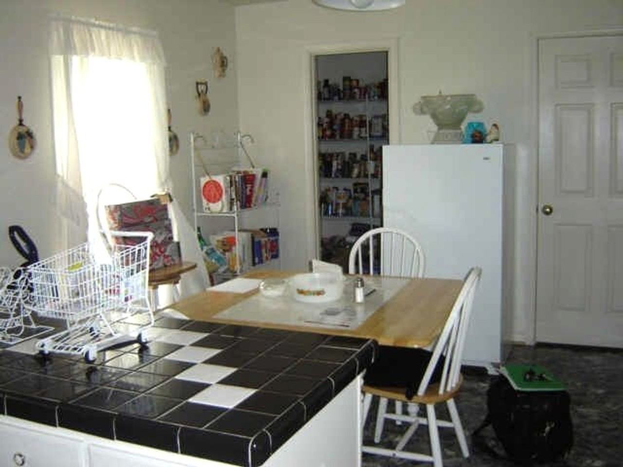 1711 Idlewood Ave - Photo 3 of 7
