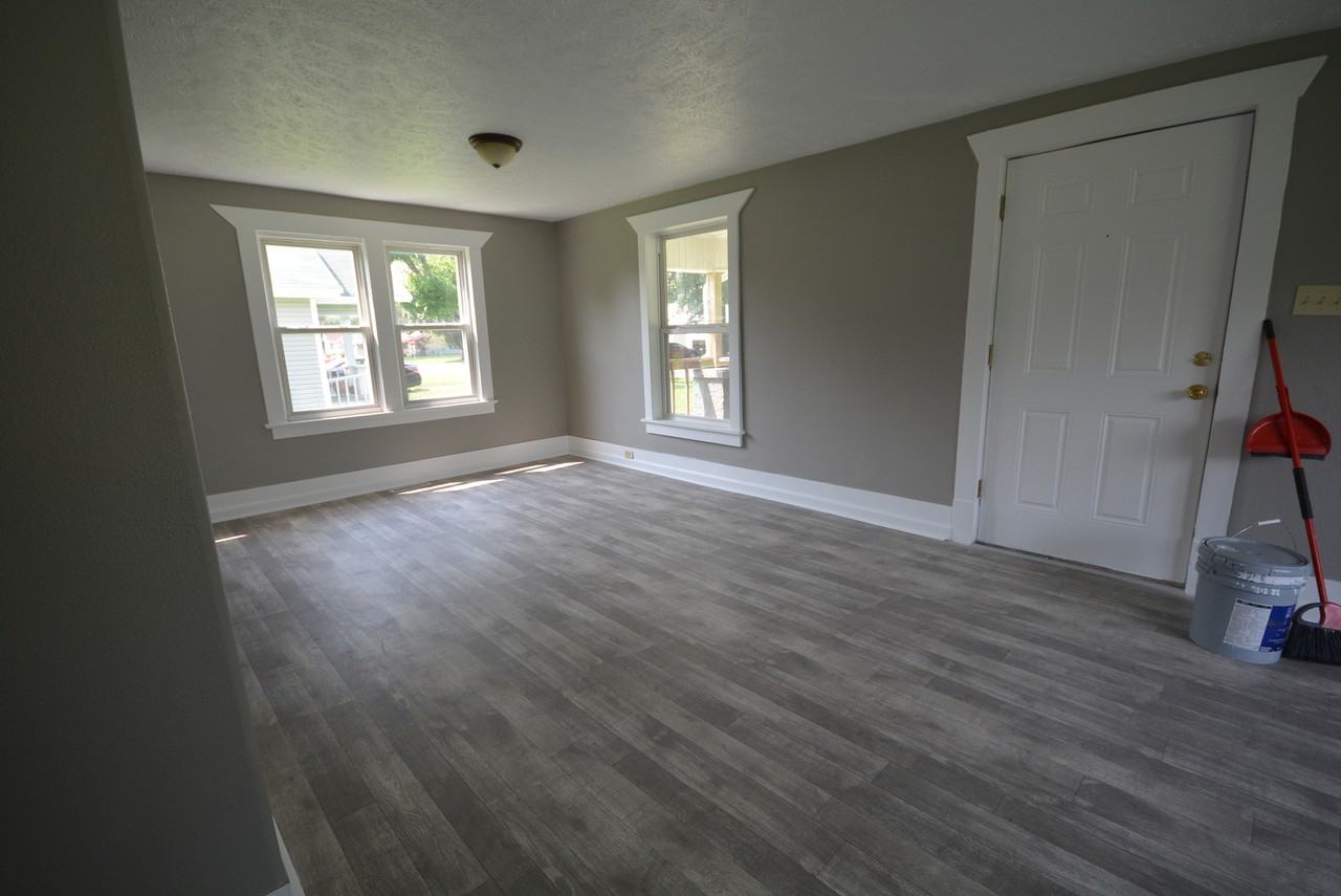2012 W Webster St - Photo 4 of 16