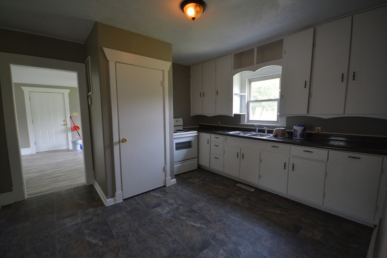 2012 W Webster St - Photo 7 of 16