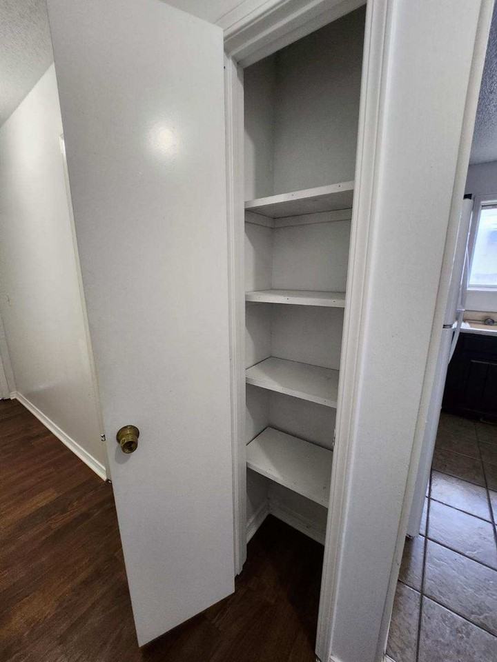 818 S Broadway Ave - Photo 4 of 13
