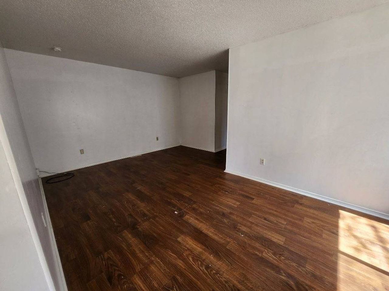 818 S Broadway Ave - Photo 5 of 13