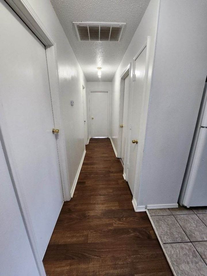 818 S Broadway Ave - Photo 6 of 13