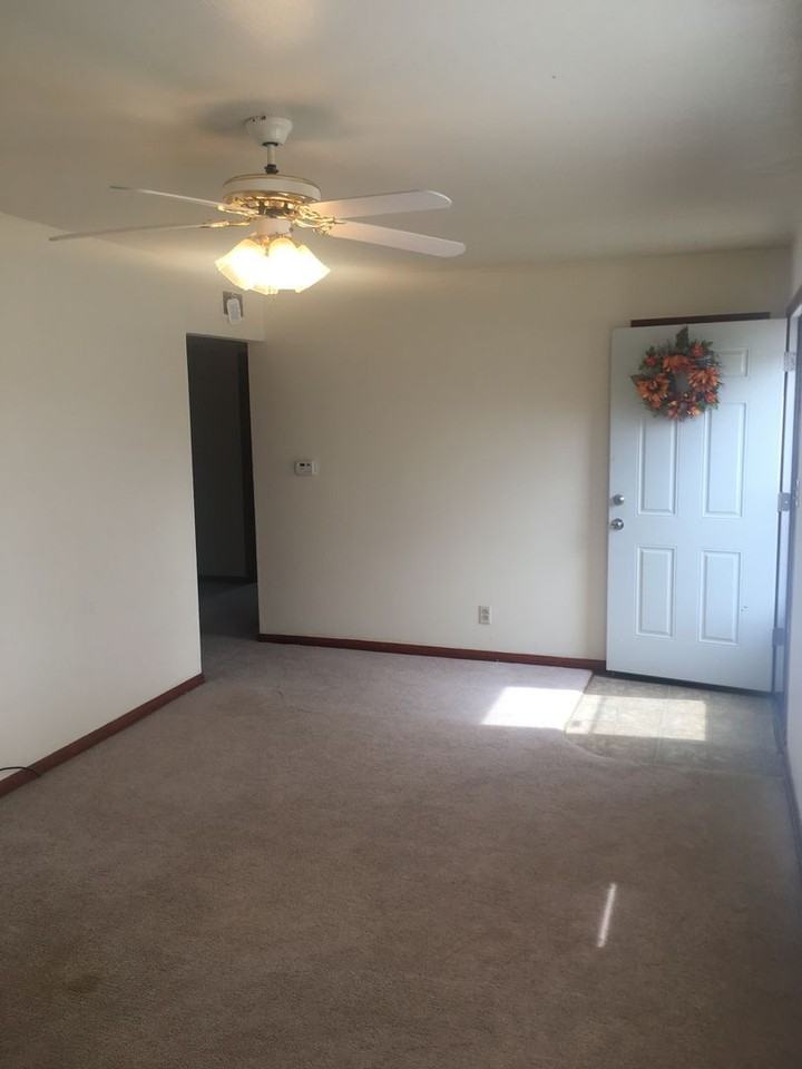 1200 W 20th St - Photo 2 of 7